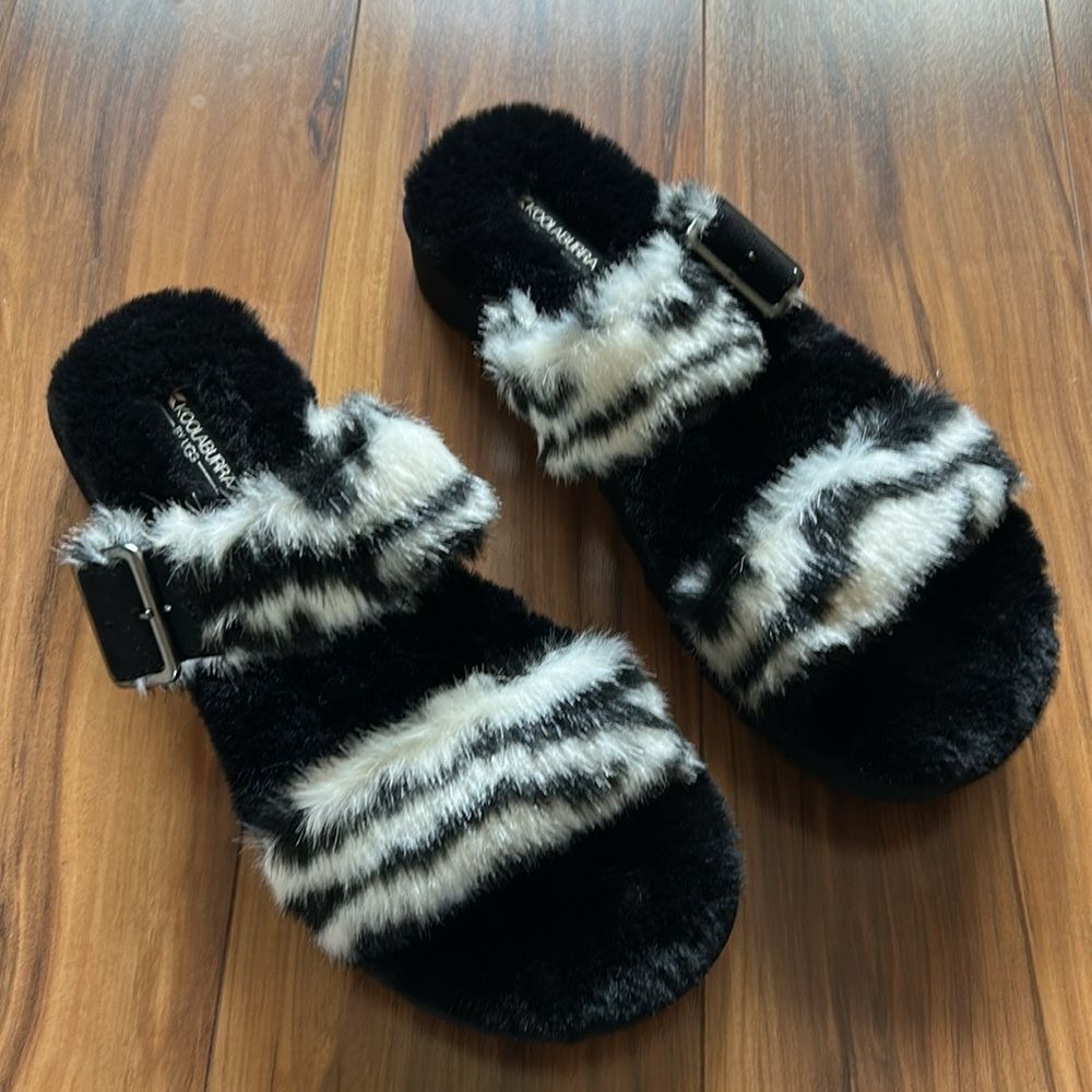 NEW Koolaburra by UGG Plush Ah Zebra Slides - Picture 8 of 9